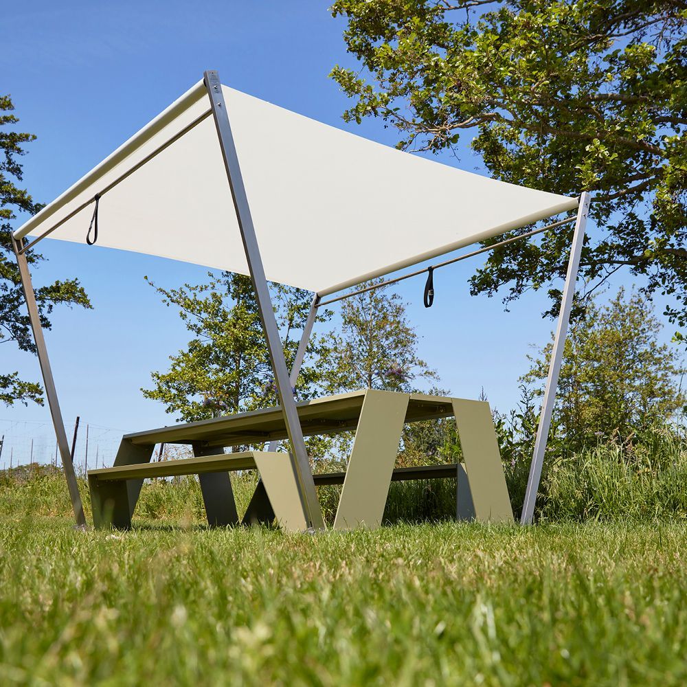 Hopper shade
